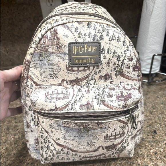 Harry Potter loungefly backpack - Picture 1 of 2